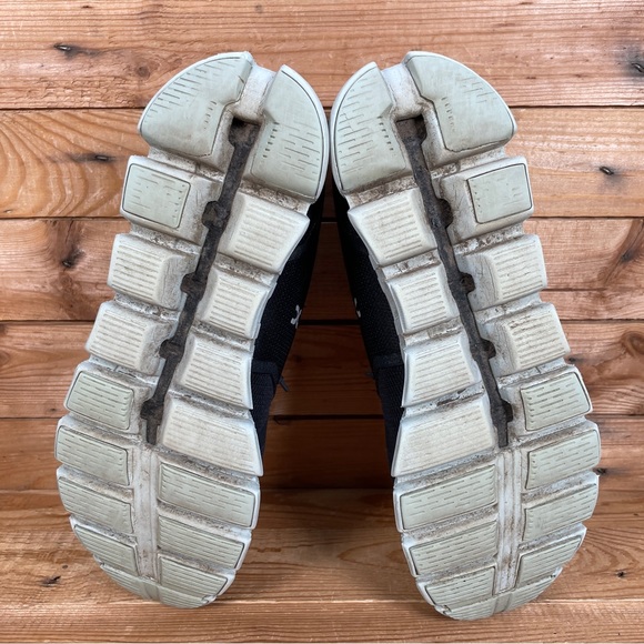 ON Running Cloud 5 Trainers Size UK 8 Womens Black Magnet Surf Running Shoes - Picture 7 of 14